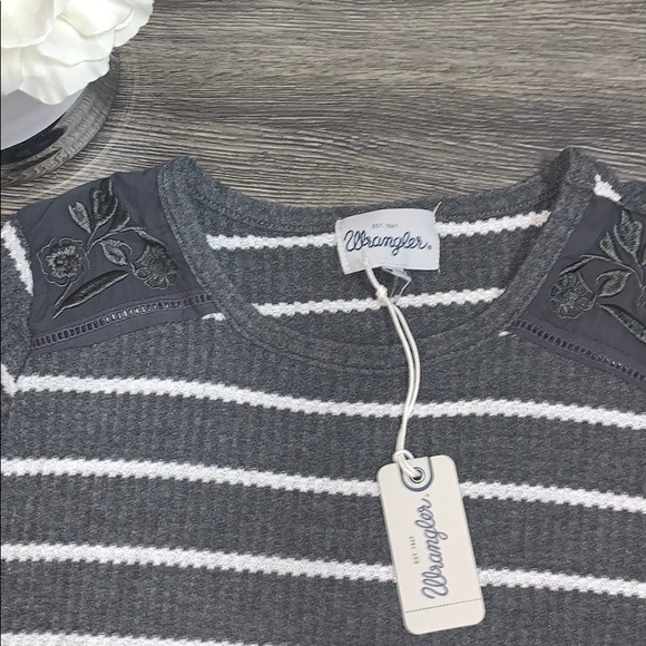 Long sleeve top - Picture 2 of 3